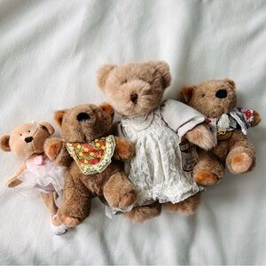Bundle of 4 plush bears
